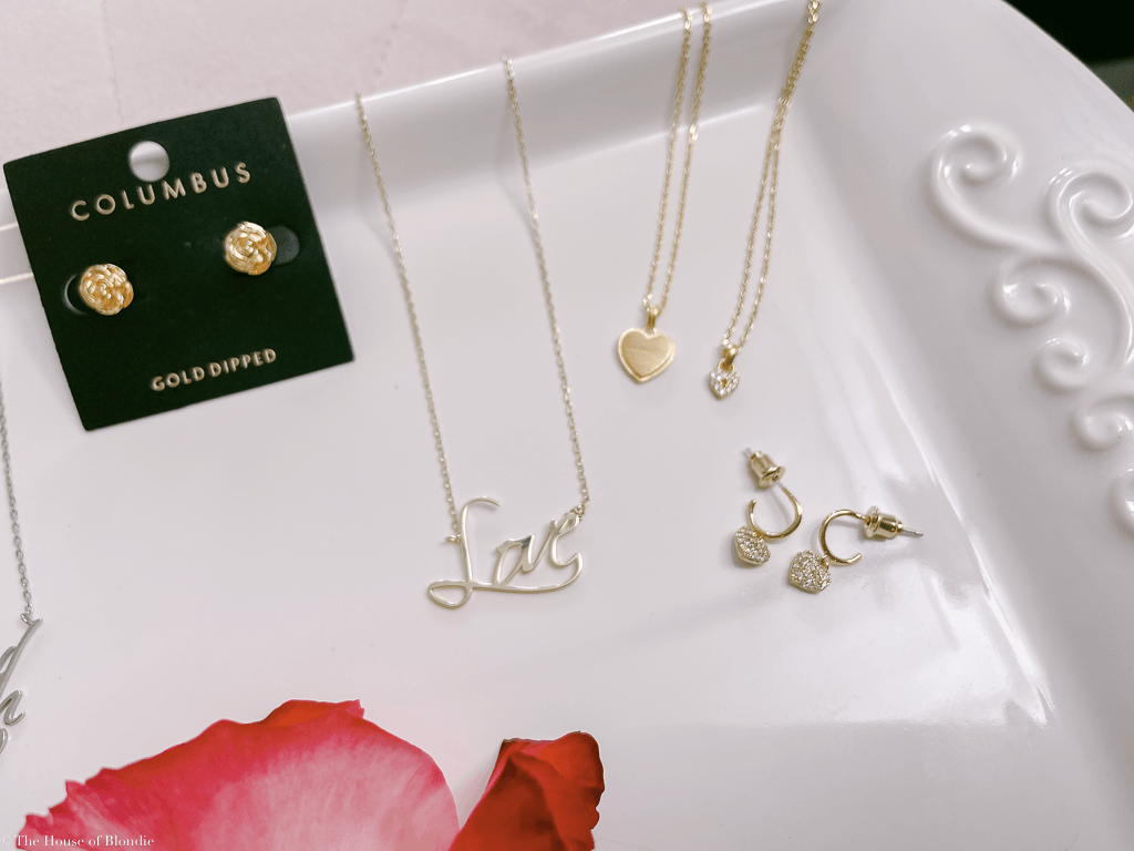 Valentine Gift Guide by www.thehouseofblondie.com